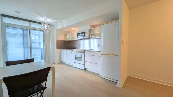 4K Spadina AVE #801, Toronto C01, ON M5V 3Y9