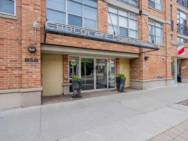 955 Queen ST #421, Toronto C01, ON M6J 3X5