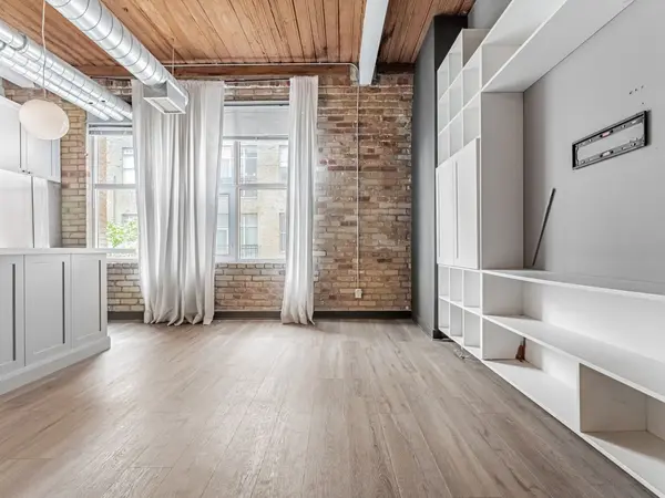 955 Queen ST #421, Toronto C01, ON M6J 3X5