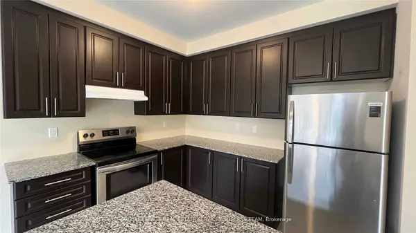 1915 Douglas Langtree DR, Oshawa, ON L1K 0Y6