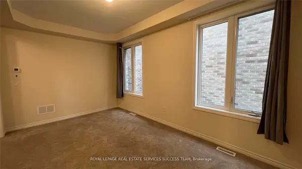 1915 Douglas Langtree DR, Oshawa, ON L1K 0Y6