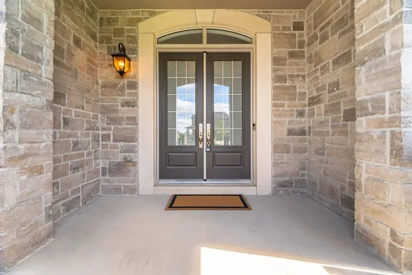 33 Sculpture Garden LN, Vaughan, ON L4H 4P1