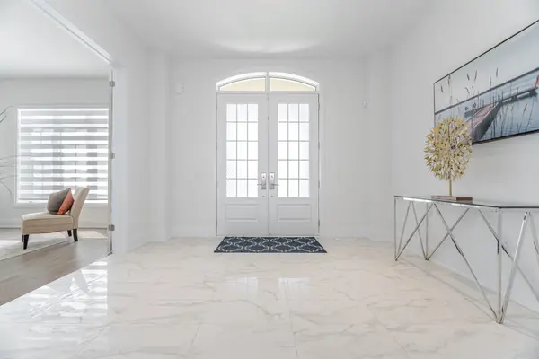 33 Sculpture Garden LN, Vaughan, ON L4H 4P1