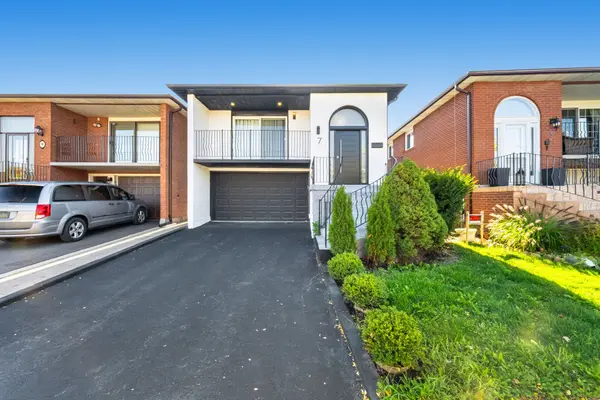 7 Boyne Highlands CT, Vaughan, ON L4K 1K4