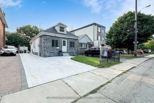 14 Spears ST, Toronto W03, ON M6N 3X7
