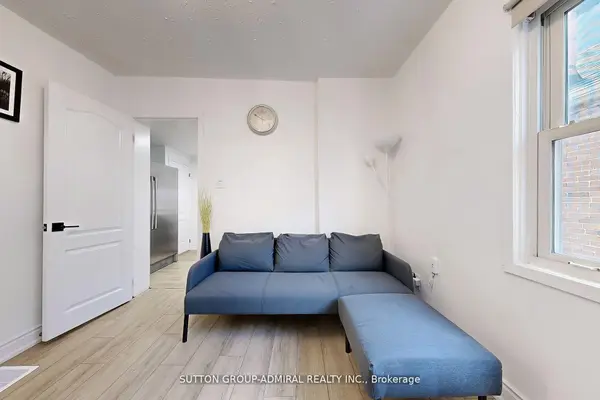 14 Spears ST, Toronto W03, ON M6N 3X7