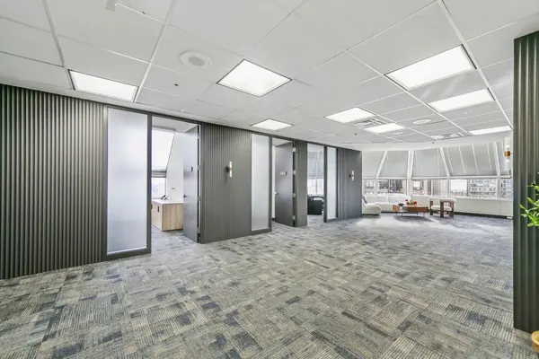 90 Burnhamthorpe RD W #1502, Mississauga, ON L5B 3C3