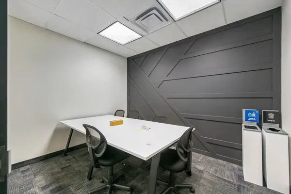 90 Burnhamthorpe RD W #1502, Mississauga, ON L5B 3C3