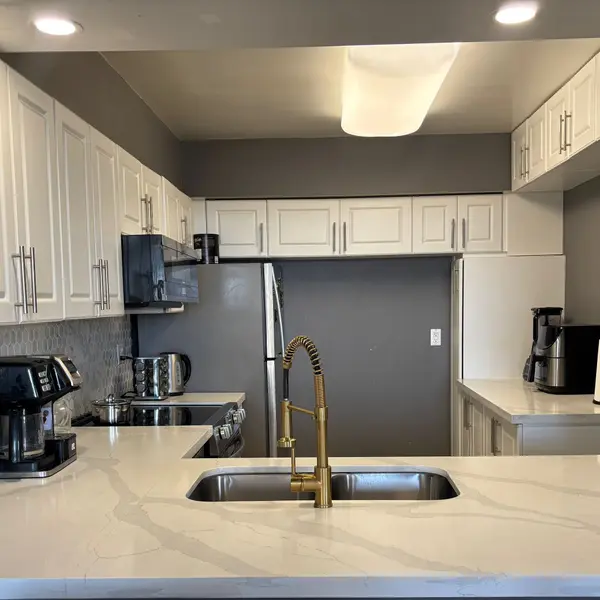 236 Albion RD #2009, Toronto W10, ON M9W 6A6