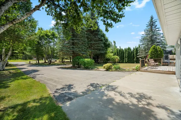 6 Evans DR, Kawartha Lakes, ON K0M 1N0