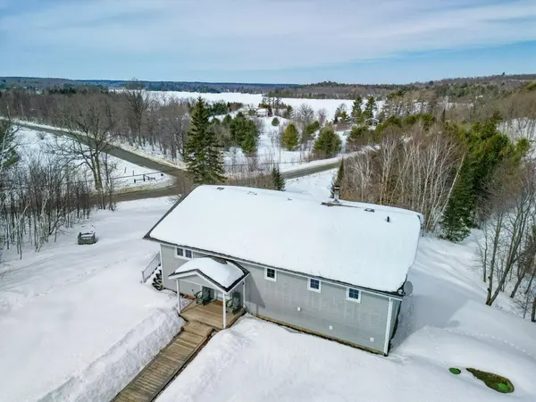 520 Star Lake RD, Seguin, ON P0C 1J0