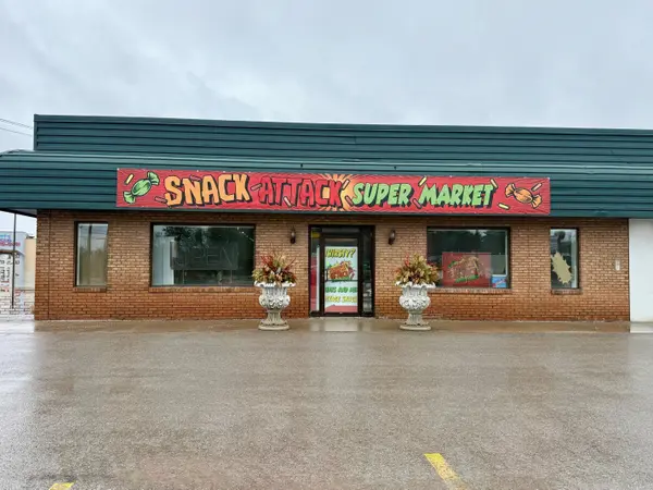 901 Lansdowne ST W #1, Peterborough, ON K9J 1Z5