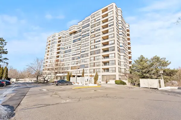 3 Towering Hts BLVD #702, St. Catharines, ON L2T 4A4