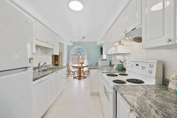 107 Marisa LN #403, Cobourg, ON K9A 5N6