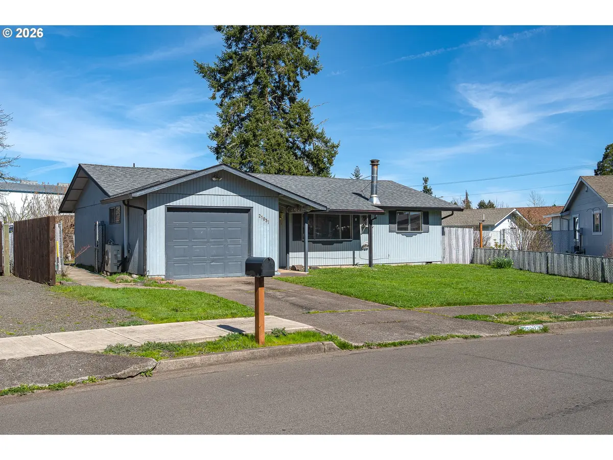 25031 WOODLAND AVE, Veneta, OR 97487