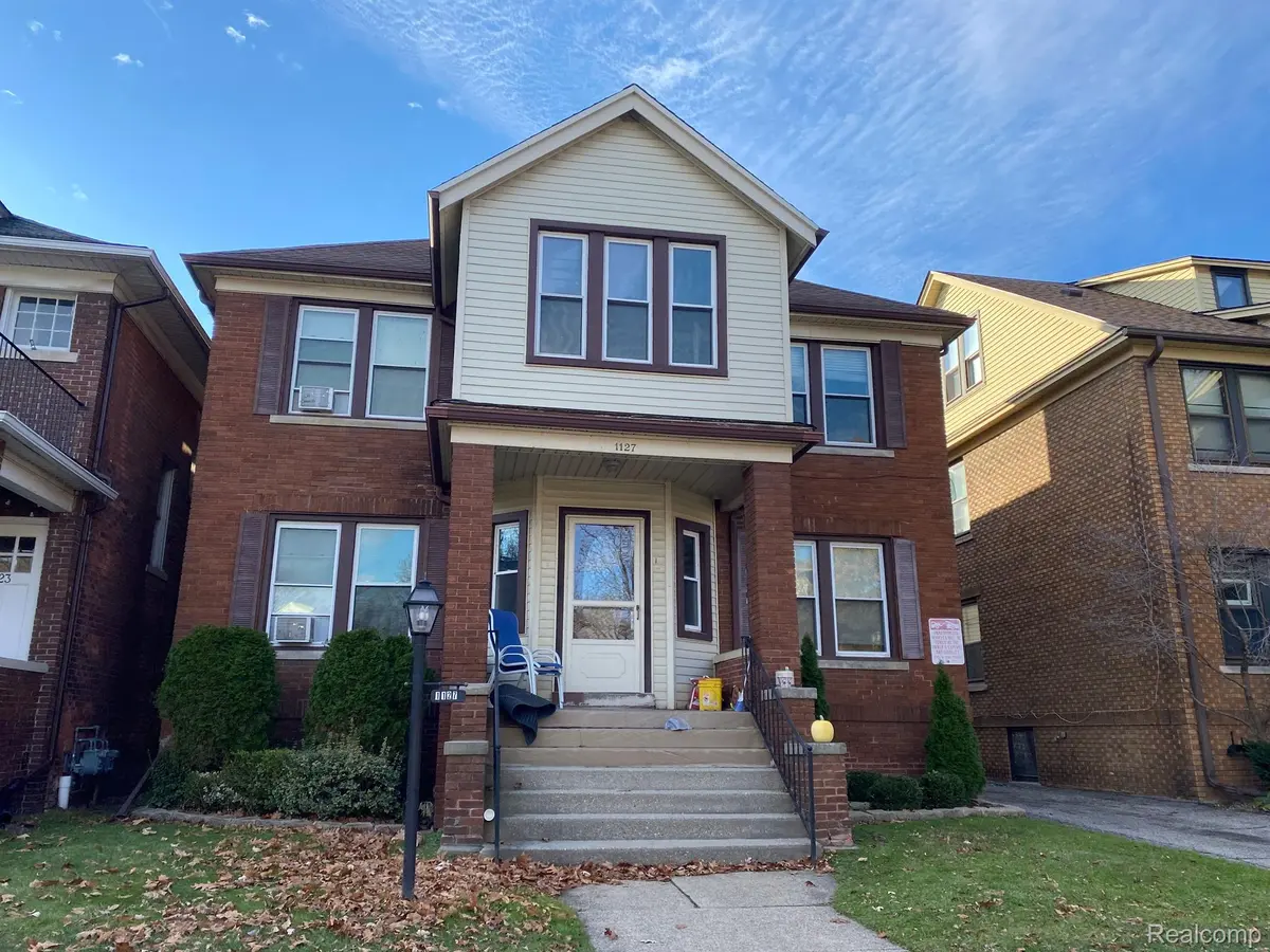 1127 BEACONSFIELD 1S AVE, Grosse Pointe Park, MI 48230