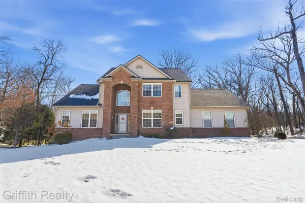 7524 Elmbrooke WAY, Hamburg Township, MI 48116