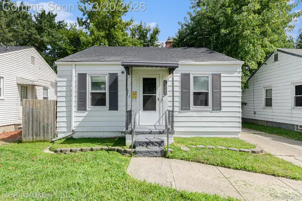 18565 Kenosha ST, Harper Woods, MI 48225