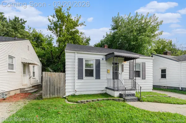 18565 Kenosha ST, Harper Woods, MI 48225