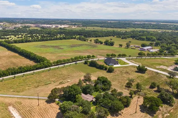 4611 Stout Road, Midlothian, TX 76065