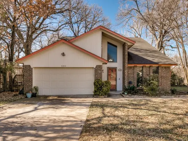 1311 Oak Timber Drive, Euless, TX 76039