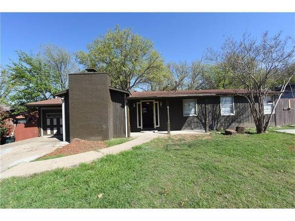 6012 Cowden Street, Lake Worth, TX 76135