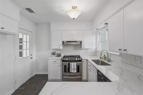 6417 Darwood Avenue, Fort Worth, TX 76116