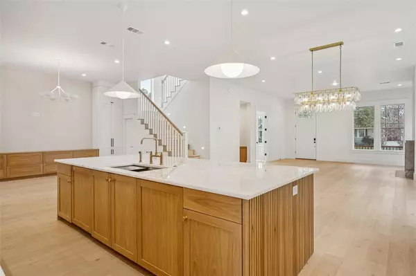 Dallas, TX 75206,5438 Bonita Avenue