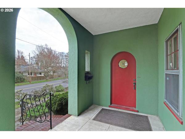 4212 E BURNSIDE ST, Portland, OR 97215