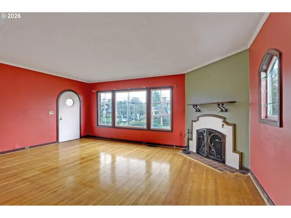 4212 E BURNSIDE ST, Portland, OR 97215