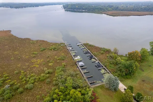 114 Bloomfield BLVD, Norvell Twp, MI 49230