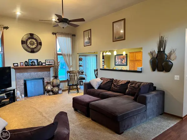 34521 Blue Spruce ST, Chesterfield Twp, MI 48047