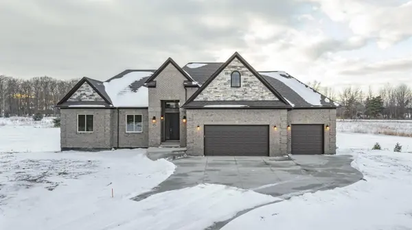 68651 Lake Angela Pointe ST, Richmond, MI 48062