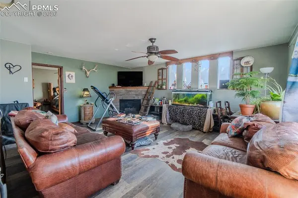 595 High Pasture RD, Florissant, CO 80816