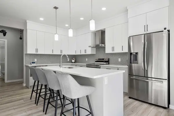 237 Walgrove BLVD SE, Calgary, AB T2X 5A9