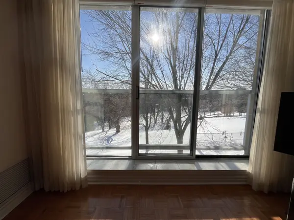 452 Scarborough Golf Club RD #513, Toronto E09, ON M1G 1H1