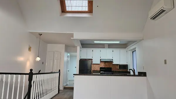 37 Connaught AVE #Upper, Toronto E01, ON M4L 2V8