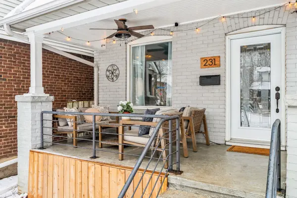 231 Chisholm AVE, Toronto E03, ON M4C 4V9