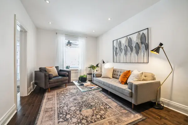 231 Chisholm AVE, Toronto E03, ON M4C 4V9