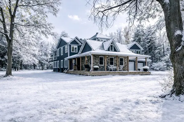 7881 Poplar Side RD, Clearview, ON L9Y 5N4