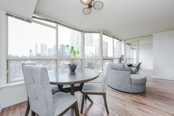 55 Elm DR W #501, Mississauga, ON L5B 3Z3