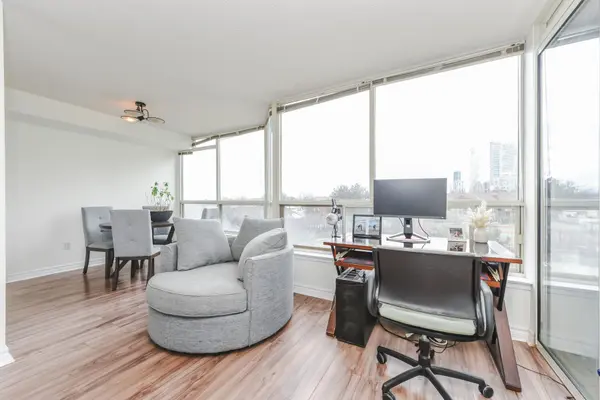 55 Elm DR W #501, Mississauga, ON L5B 3Z3