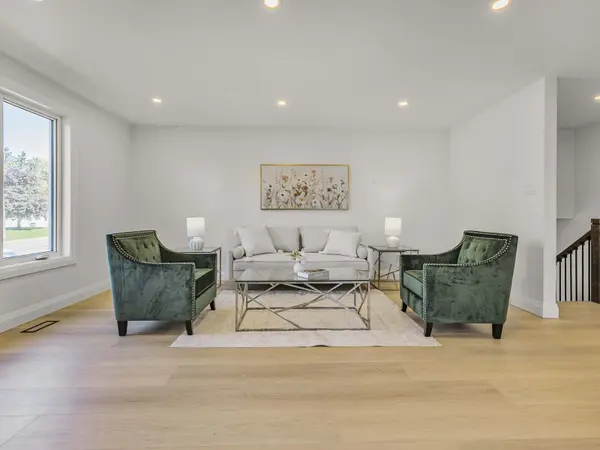 1128 Pinegrove RD, Oakville, ON L6L 2W6