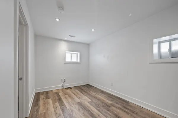 965 Briar Hill AVE #Lower, Toronto W04, ON M6B 1M4