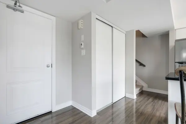 763 Chapman Mills DR, Barrhaven, ON K2J 5X2