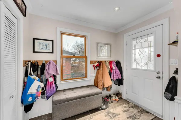 440 Pine ST E, Gananoque, ON K7G 1E3