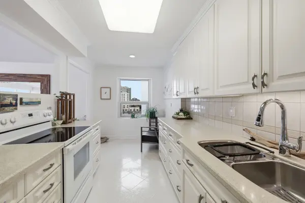 185 Ontario ST #608, Kingston, ON K7L 2Y7