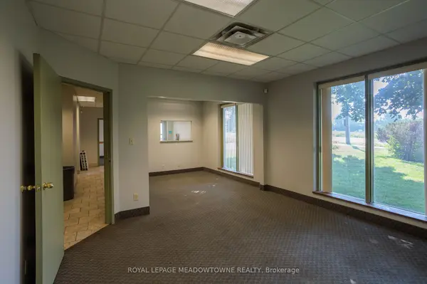 685 Speedvale AVE #D, Guelph, ON N1K 1E6