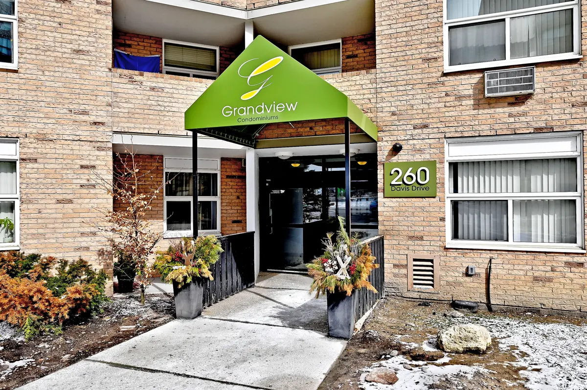 260 Davis DR #408, Newmarket, ON L3Y 7C3