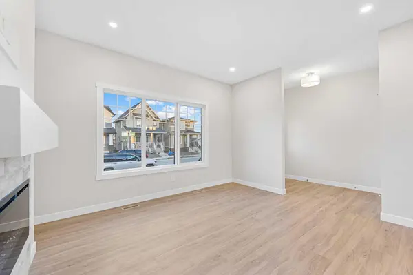 581 Baywater MNR SW, Airdrie, AB T4B 5R8